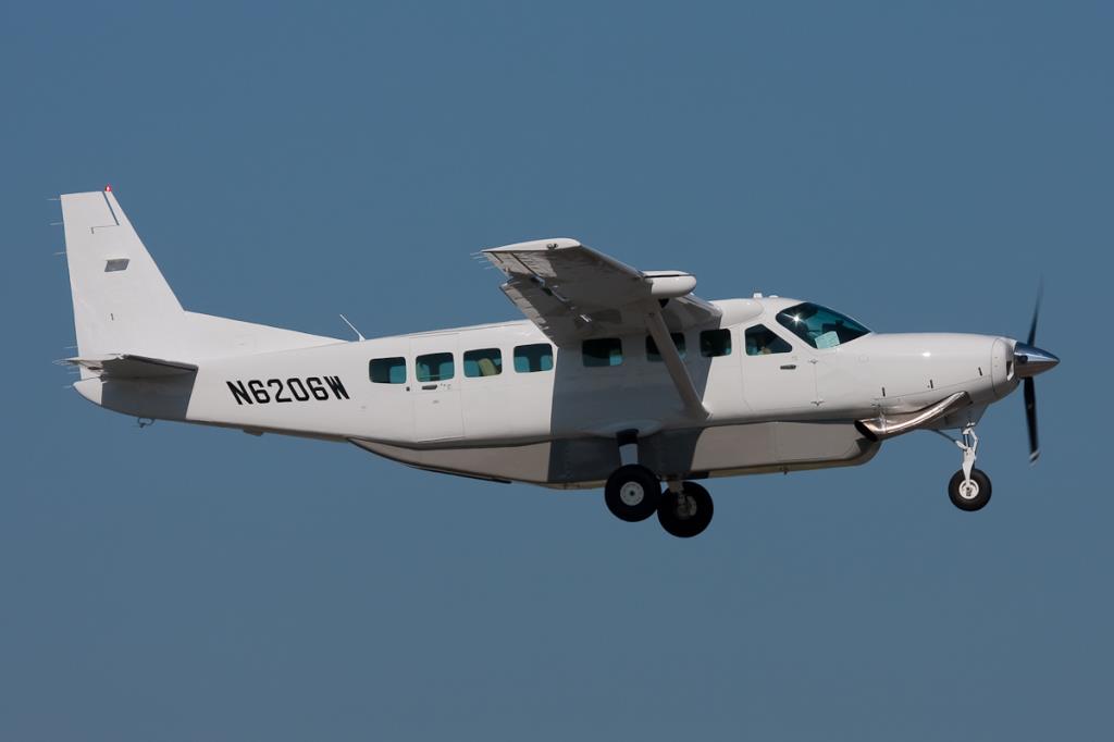 Photo of aircraft N6206W operated by Splendor Air Charters LLC