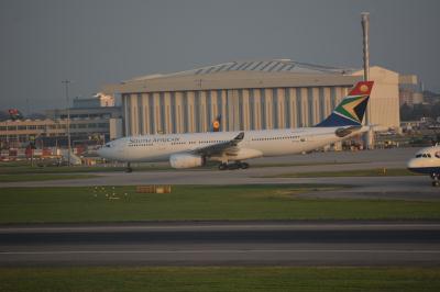 Photo of aircraft ZS-SXX operated by South African Airways