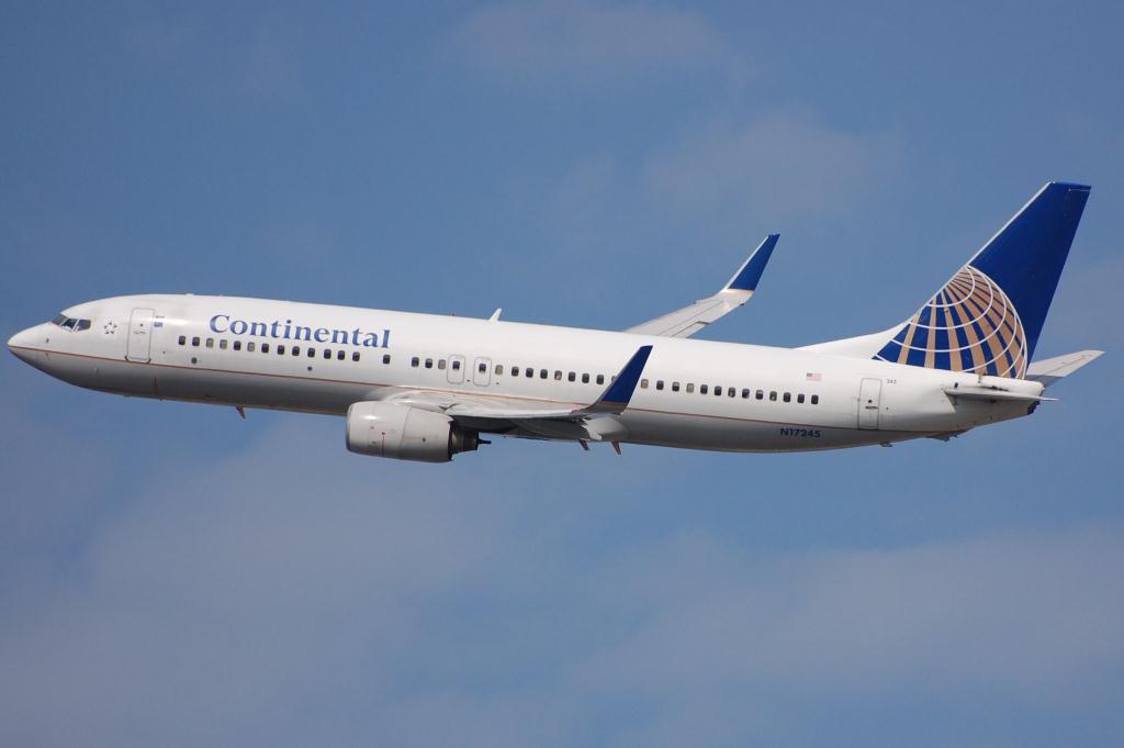 Photo of aircraft N17245 operated by Continental Air Lines