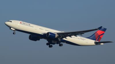 Photo of aircraft N817NW operated by Delta Air Lines