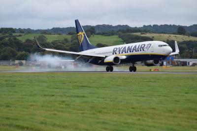 Photo of aircraft EI-FOK operated by Ryanair