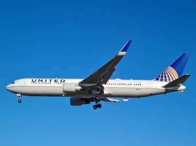 Photo of aircraft N686UA operated by United Airlines