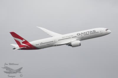 Image of aircraft registration VH-ZNB - A 787-9 Dreamliner operated by Qantas