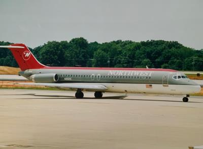 Photo of aircraft N8921E operated by Northwest Airlines