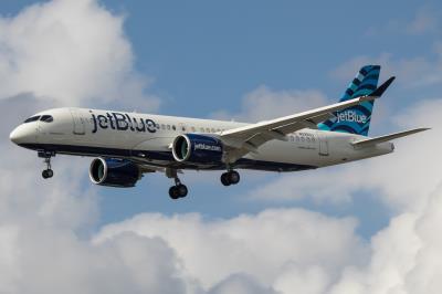 Photo of aircraft N3203J operated by JetBlue Airways