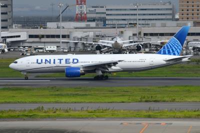 Photo of aircraft N785UA operated by United Airlines