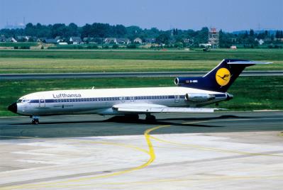 Photo of aircraft D-ABKI operated by Lufthansa