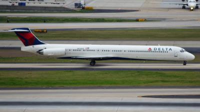 Photo of aircraft N914DE operated by Delta Air Lines