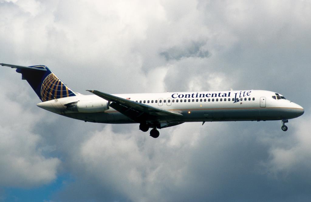 Photo of aircraft N12510 operated by Continental Air Lines