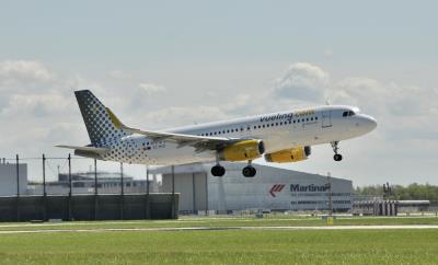 Image of aircraft registration EC-MVD - A A320-232(WL) operated by Vueling