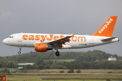 Image of aircraft registration G-EZAS - A A319-111 operated by easyJet