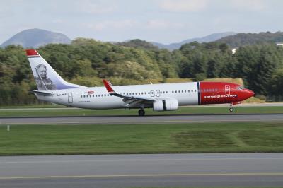 Photo of aircraft LN-NIF operated by Norwegian Air Shuttle