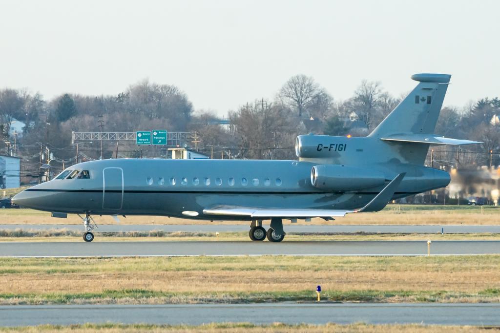 Photo of aircraft C-FIGI operated by Skyservice Business Aviation