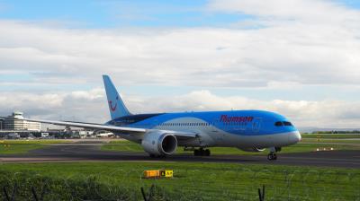 Image of aircraft registration G-TUIC - A 787-8 Dreamliner operated by Thomson Airways