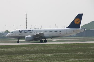 Image of aircraft registration D-AILT - A A319-114 operated by Lufthansa