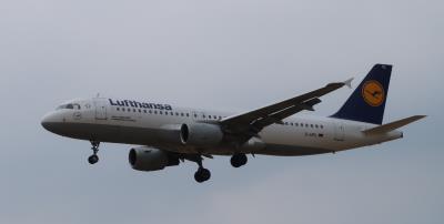 Photo of aircraft D-AIPL operated by Lufthansa