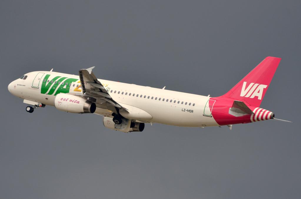 Photo of aircraft LZ-MDR operated by Air Via