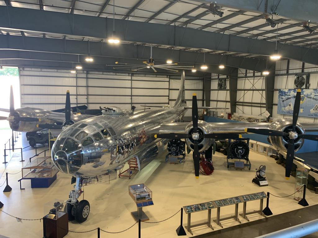 Photo of aircraft 44-61975 (44-61566) operated by New England Air Museum