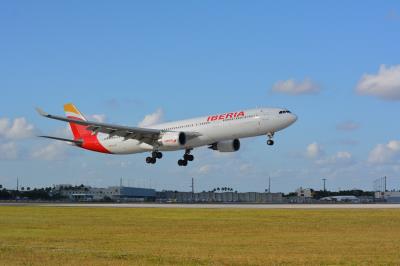 Photo of aircraft EC-LUX operated by Iberia