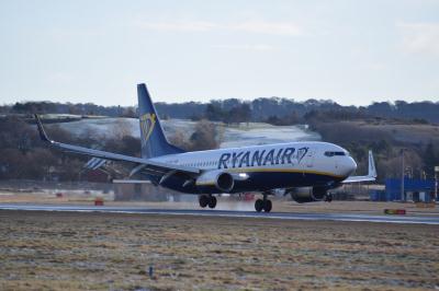 Photo of aircraft EI-FOV operated by Ryanair