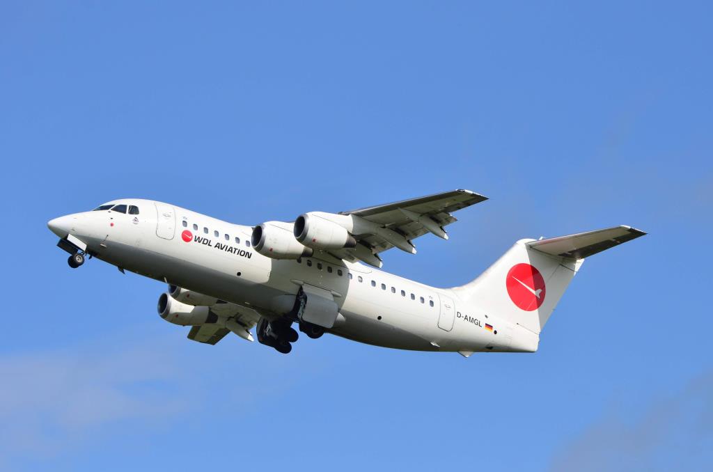 Photo of aircraft D-AMGL operated by WDL Aviation