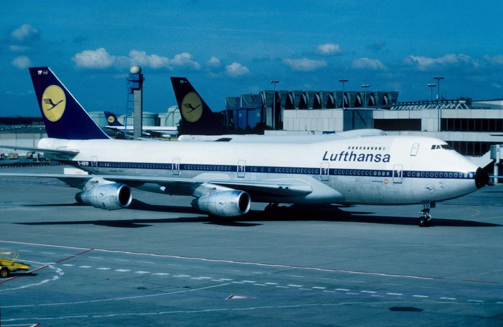 Photo of aircraft D-ABYP operated by Lufthansa