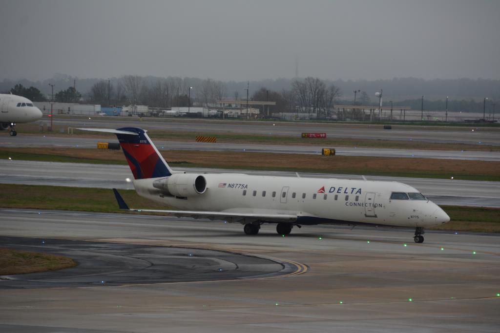 Photo of aircraft N8775A operated by Endeavor Air