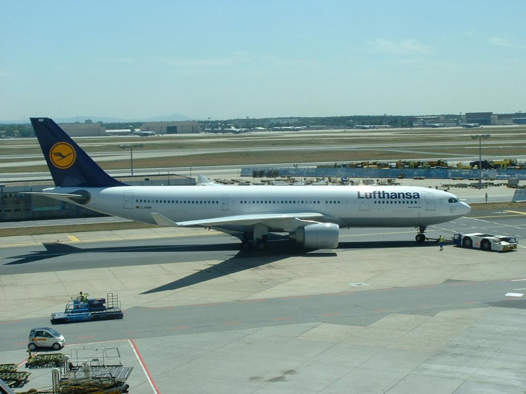 Photo of aircraft D-AIMB operated by Lufthansa