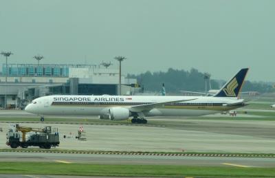 Photo of aircraft 9V-SCE operated by Singapore Airlines
