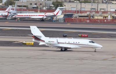 Photo of aircraft N529QS operated by NetJets