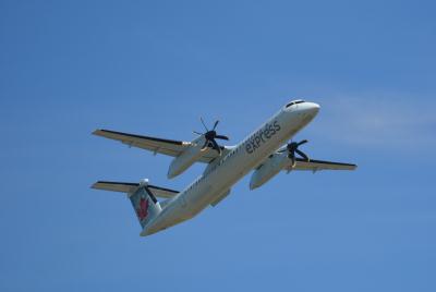 Photo of aircraft C-GBJZ operated by Air Canada Express