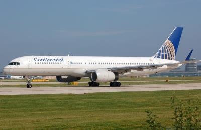 Photo of aircraft N14121 operated by Continental Air Lines