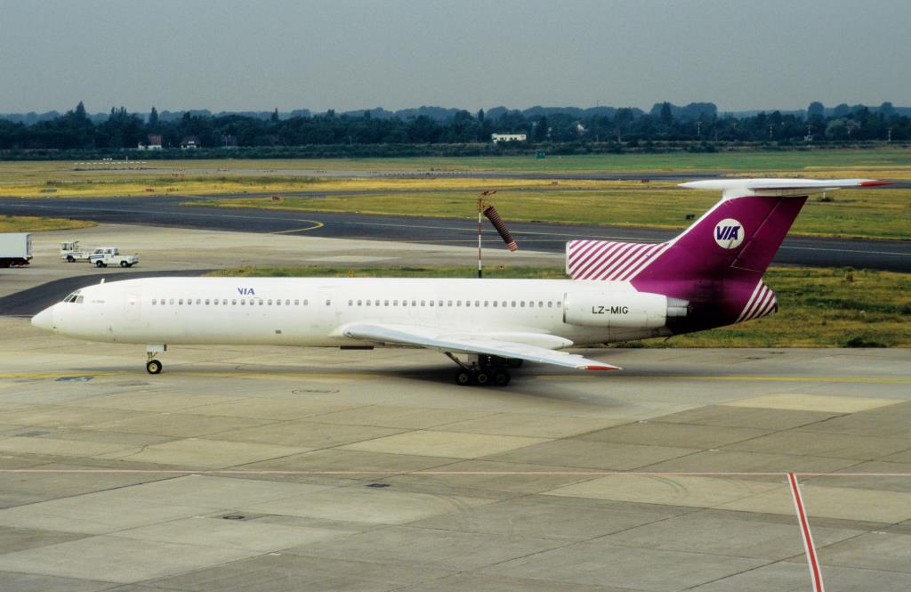 Photo of aircraft LZ-MIG operated by Air Via