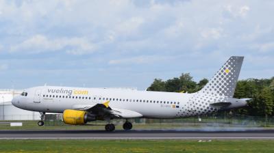 Photo of aircraft EC-KCU operated by Vueling
