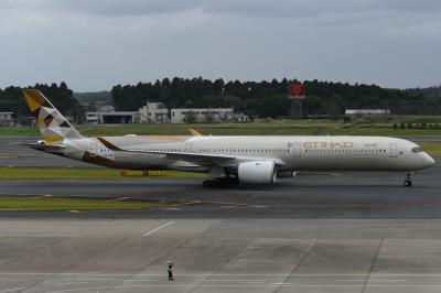 Photo of aircraft A6-XWB operated by Etihad Airways