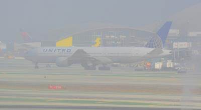 Photo of aircraft N776UA operated by United Airlines