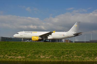 Photo of aircraft EC-MBK operated by Vueling