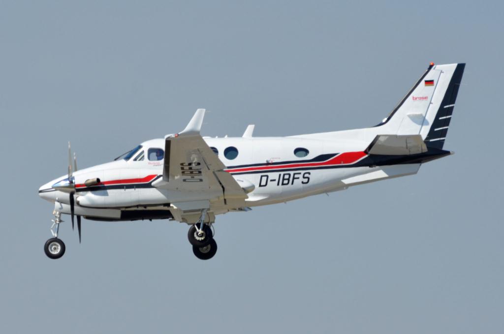 Photo of aircraft D-IBFS operated by Brose Fahrzeugteile GmbH
