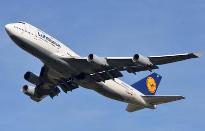 Photo of aircraft D-ABVT operated by Lufthansa