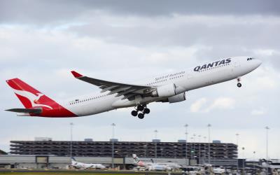 Photo of aircraft VH-QPE operated by Qantas