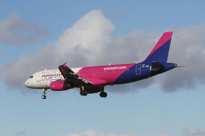 Photo of aircraft HA-LWB operated by Wizz Air