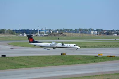 Image of aircraft registration C-GGCI - A DHC-8-402Q operated by Air Canada Express