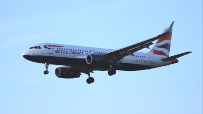 Photo of aircraft G-EUYW operated by British Airways