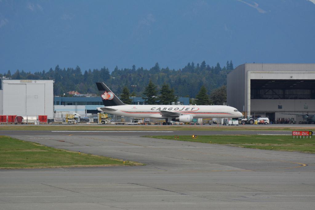 Photo of aircraft C-FLAJ operated by Cargojet Airways