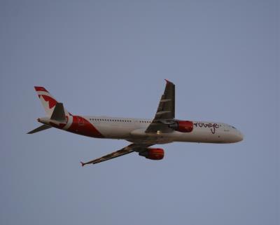 Photo of aircraft C-FYXF operated by Air Canada Rouge