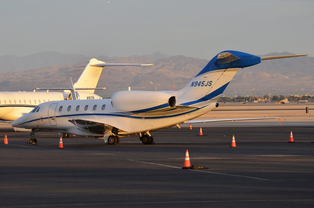 Photo of aircraft N945JS operated by FE X 258 LLC