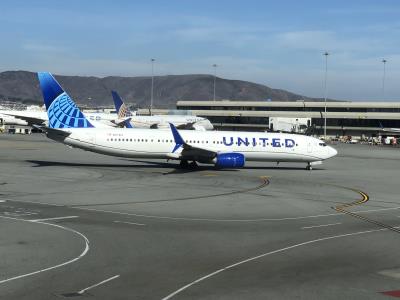 Photo of aircraft N37413 operated by United Airlines