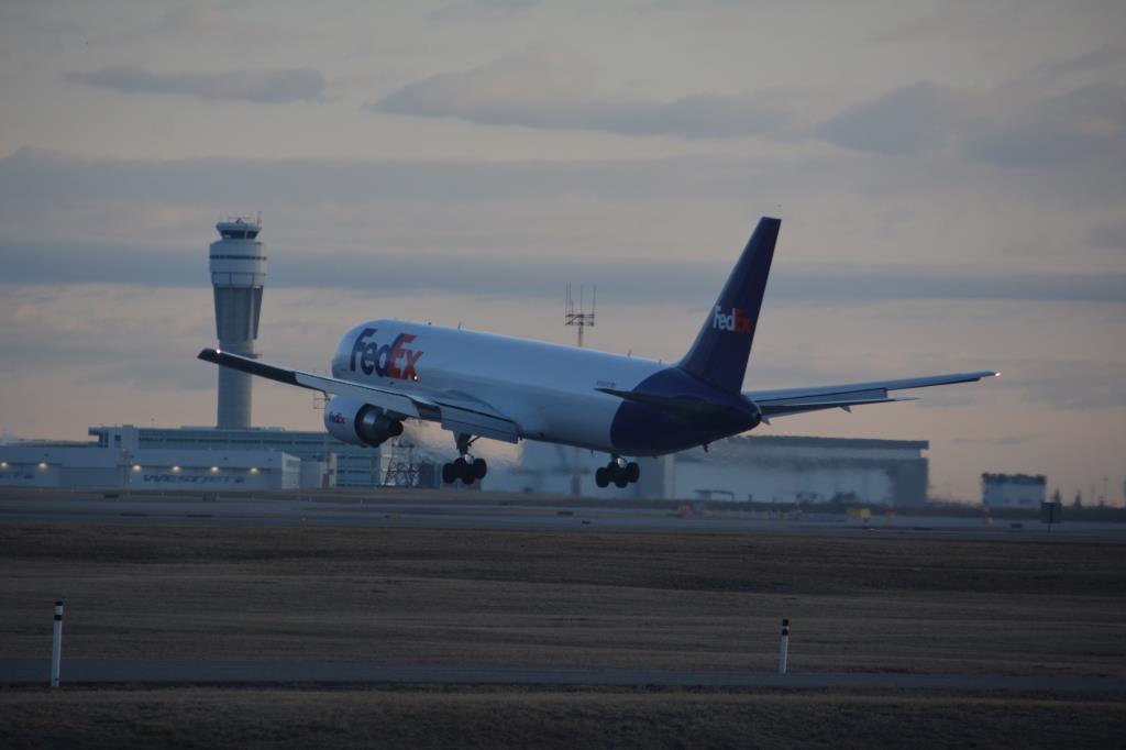 Photo of aircraft N185FE operated by Federal Express (FedEx)