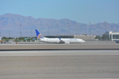 Photo of aircraft N69888 operated by United Airlines