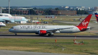 Image of aircraft registration G-VSPY - A 787-9 Dreamliner operated by Virgin Atlantic Airways
